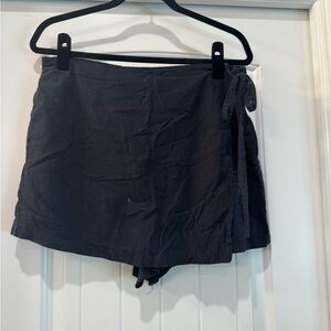 SHEIN Black Wrap Skorts with Asymmetrical Design